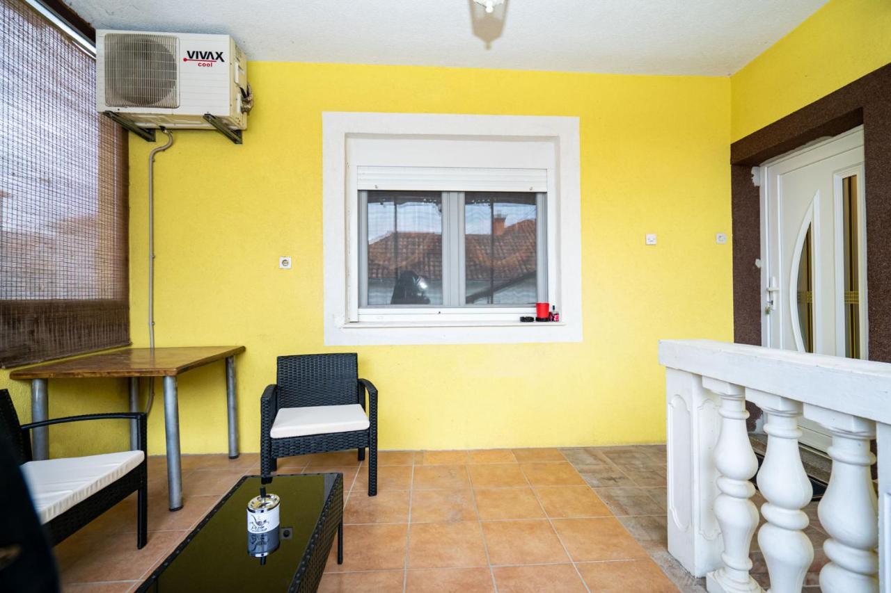 Apartman Jozic クニン エクステリア 写真