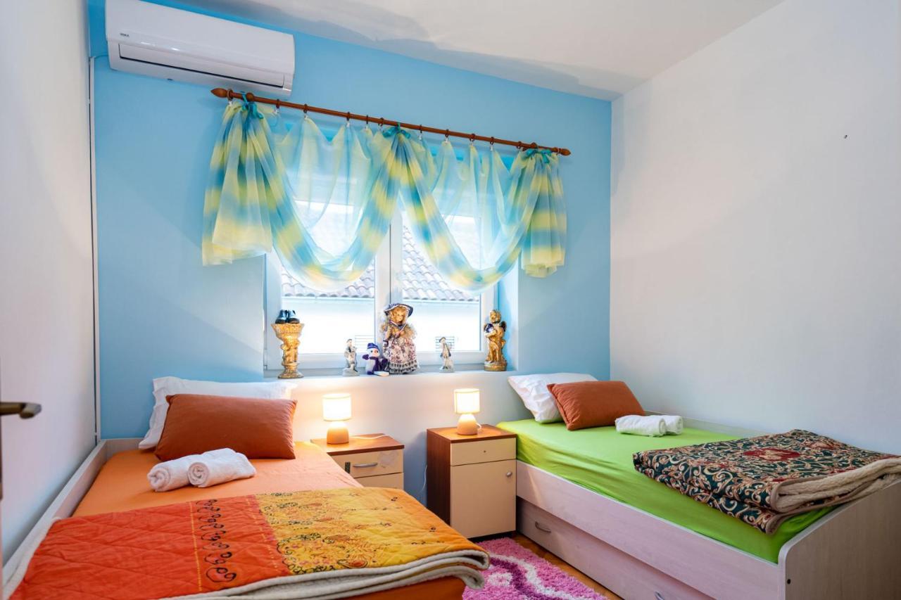 Apartman Jozic クニン エクステリア 写真